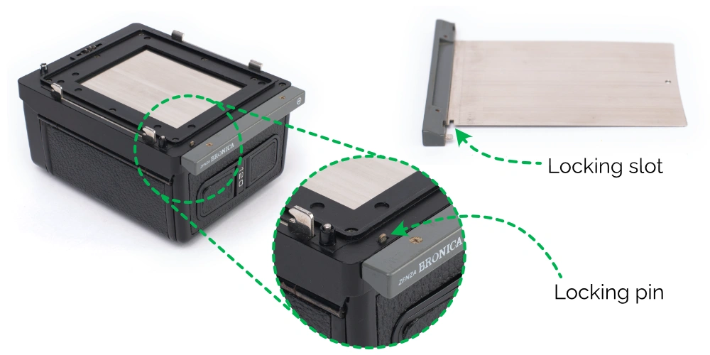 Bronica film back darkslide locking mechanism